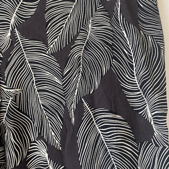 Krazy Larry Pull-On Ankle Pants - Black Feather Size 8 $135 - Picture 4 of 11